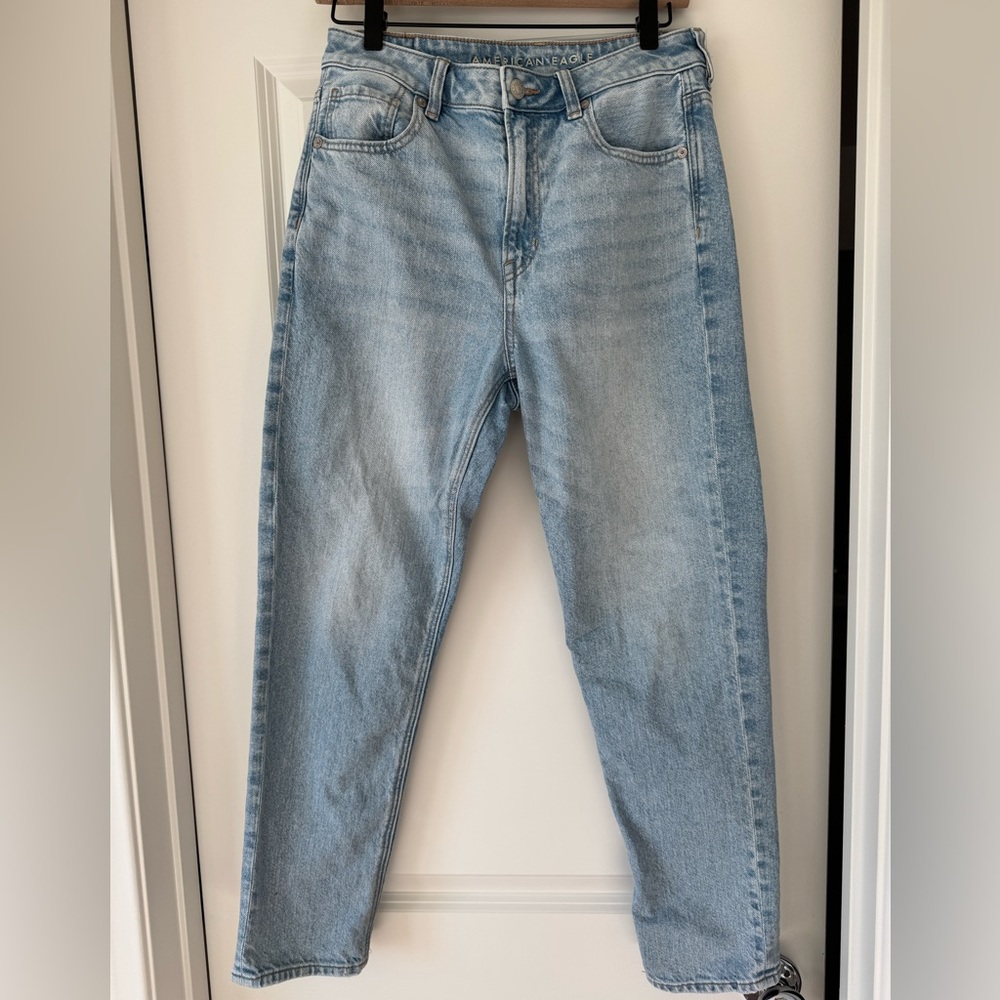American Eagle Mom Jean size 6 short